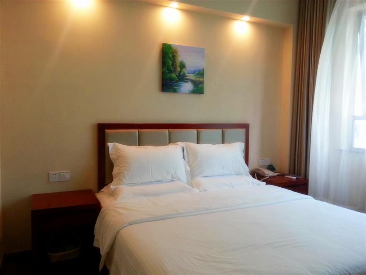Greentree Inn Shanghai Expo Site South Yanggao Road Subway Station Express Hotel Экстерьер фото