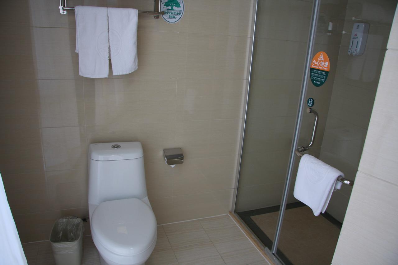 Greentree Inn Shanghai Expo Site South Yanggao Road Subway Station Express Hotel Экстерьер фото