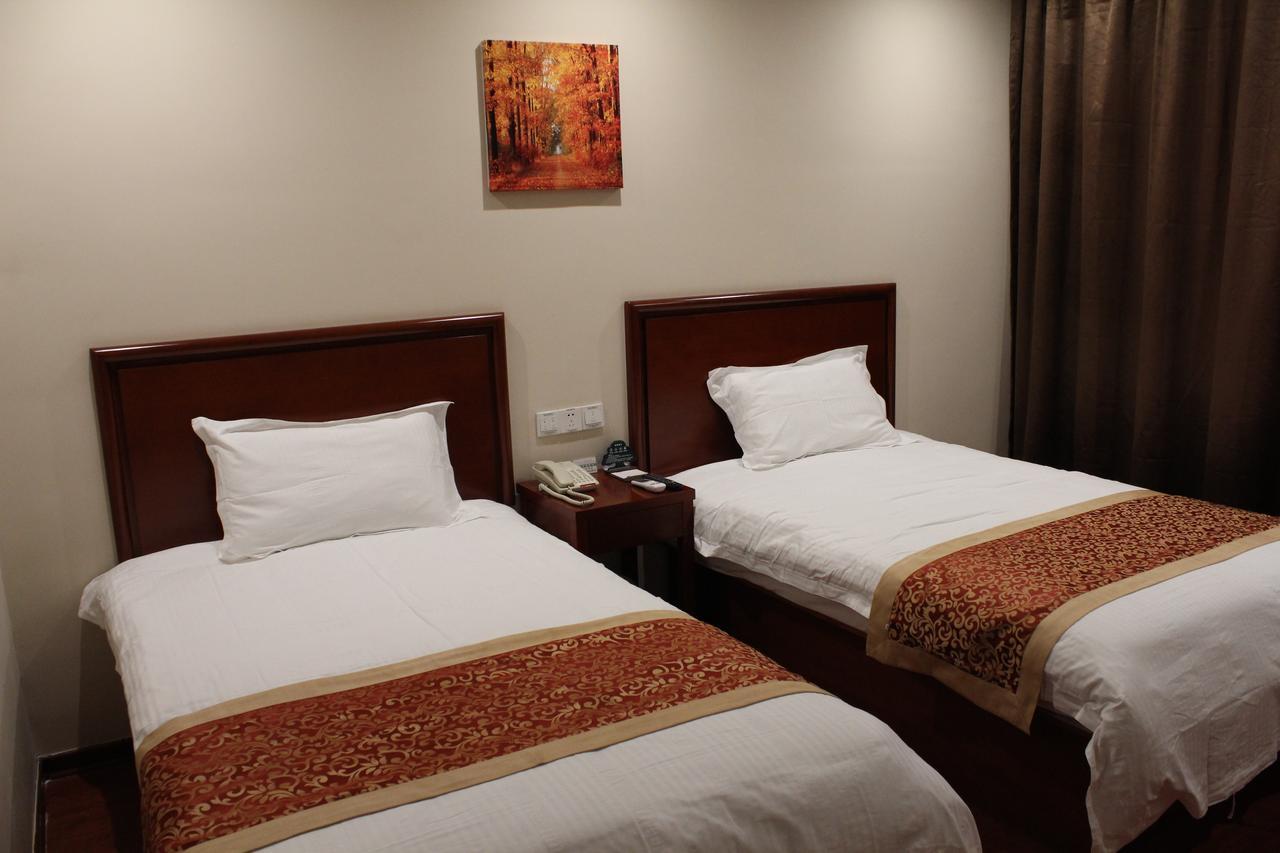 Greentree Inn Shanghai Expo Site South Yanggao Road Subway Station Express Hotel Экстерьер фото