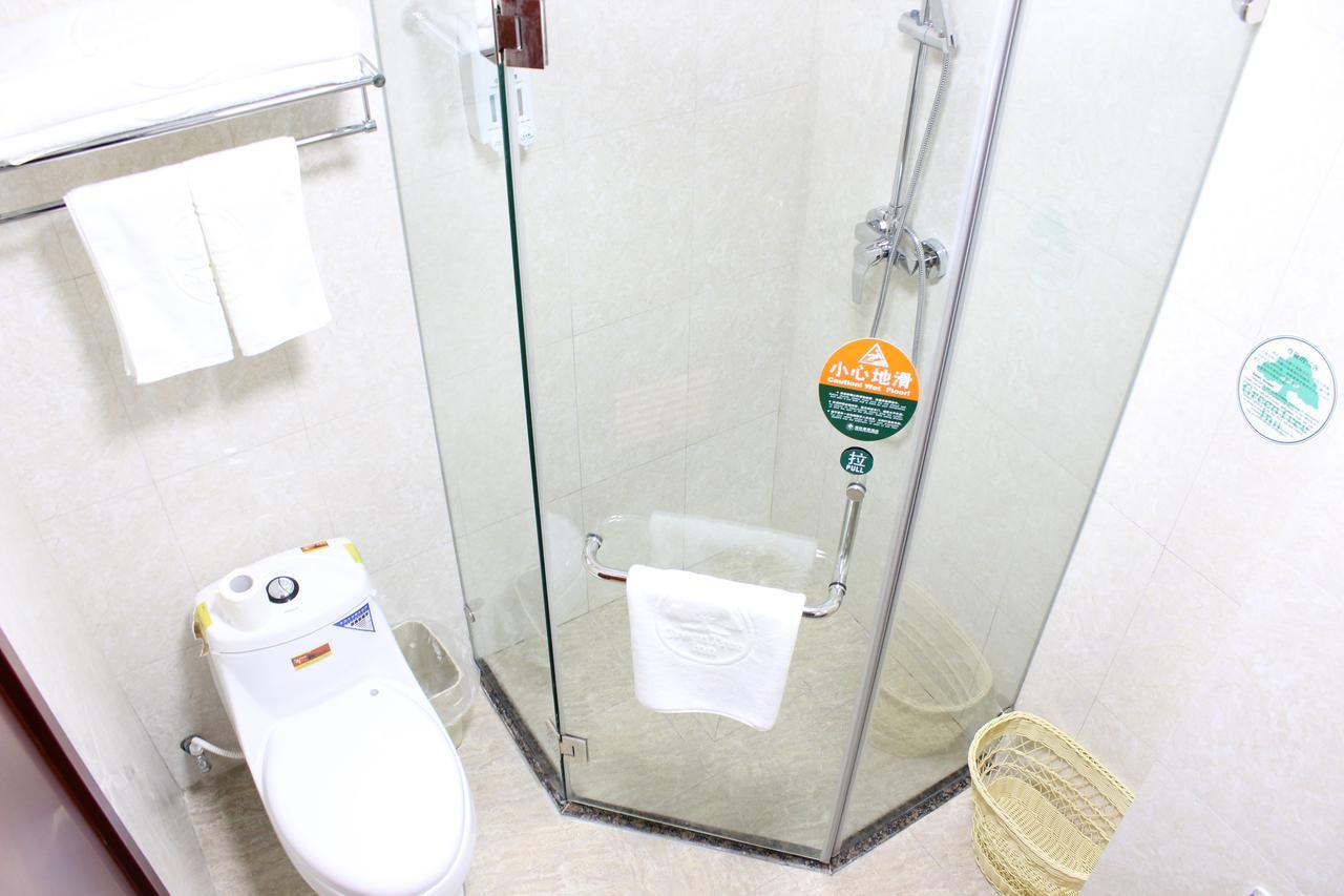 Greentree Inn Shanghai Expo Site South Yanggao Road Subway Station Express Hotel Экстерьер фото