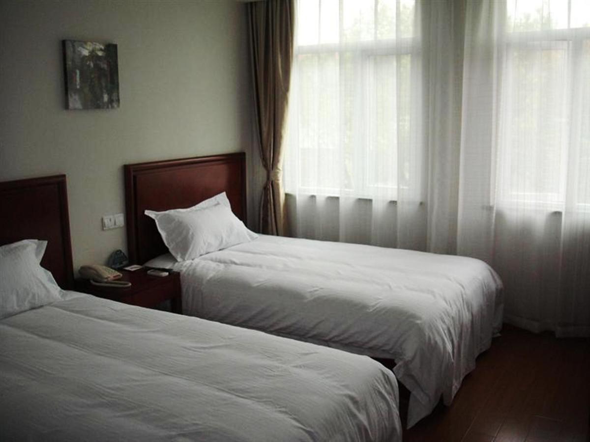 Greentree Inn Shanghai Expo Site South Yanggao Road Subway Station Express Hotel Экстерьер фото