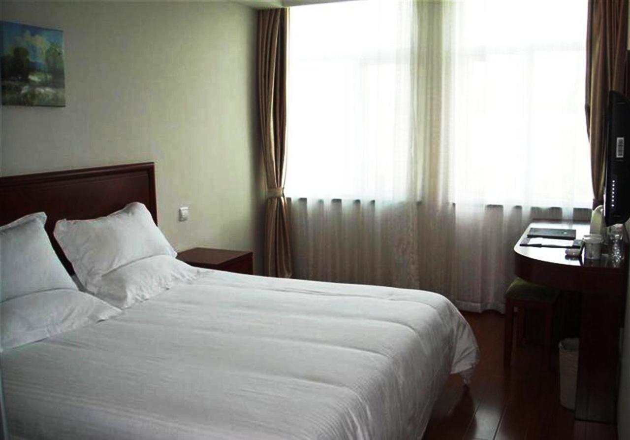 Greentree Inn Shanghai Expo Site South Yanggao Road Subway Station Express Hotel Экстерьер фото