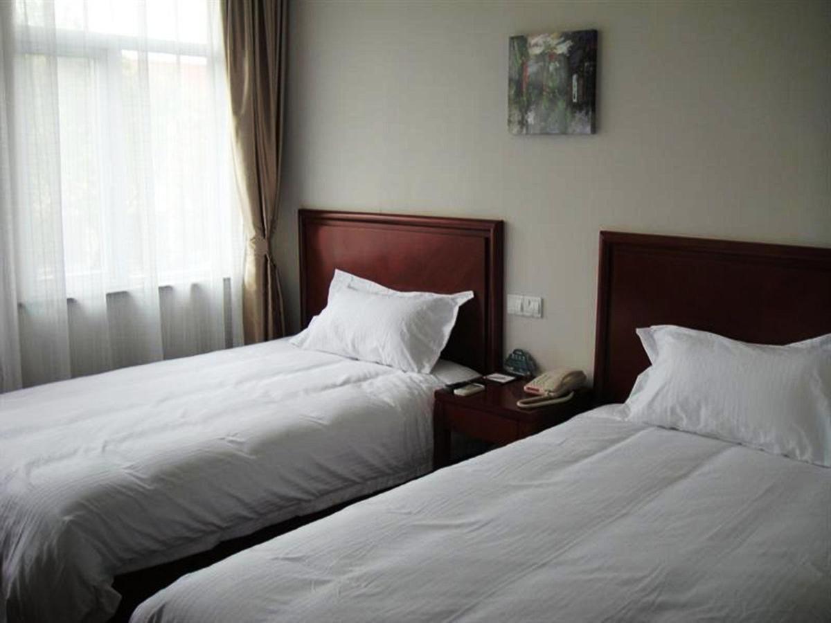 Greentree Inn Shanghai Expo Site South Yanggao Road Subway Station Express Hotel Экстерьер фото