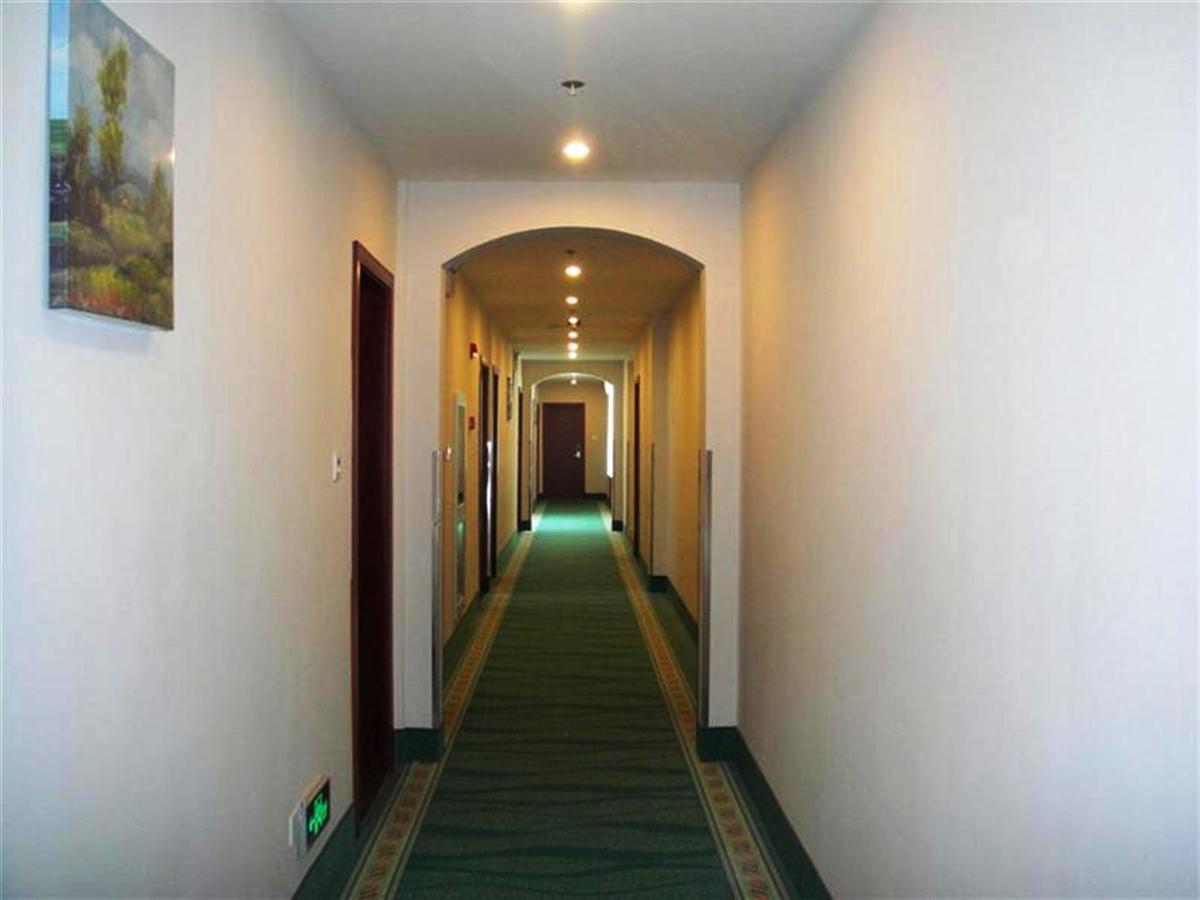 Greentree Inn Shanghai Expo Site South Yanggao Road Subway Station Express Hotel Экстерьер фото